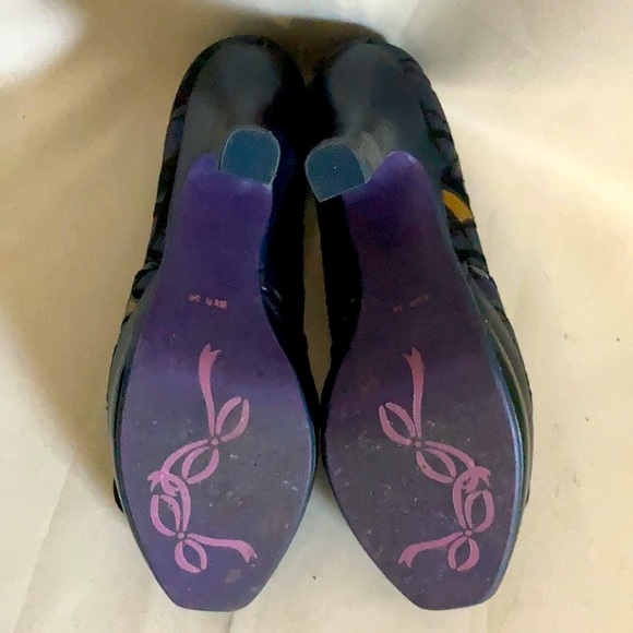 Poetic License Shoes - Picture 5 of 6